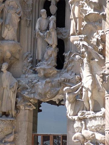 サグラダファミリア東面