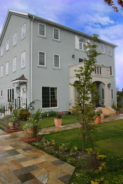 ブルーグレーの外壁