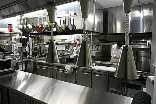 レストラン厨房